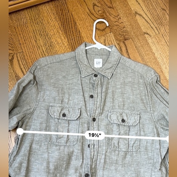 GAP Gray Button-Up Shirt - Picture 6 of 7
